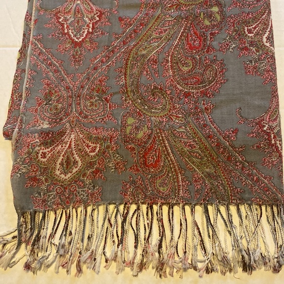 Womens Scarf/Shawl - Picture 7 of 8